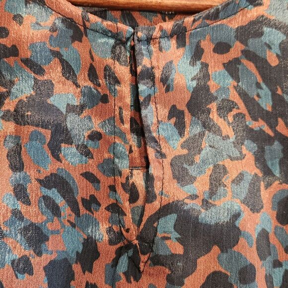 Soft Surroundings Womens Animal Print Long Sleeve Blouse Size Medium Crochet - Picture 3 of 10